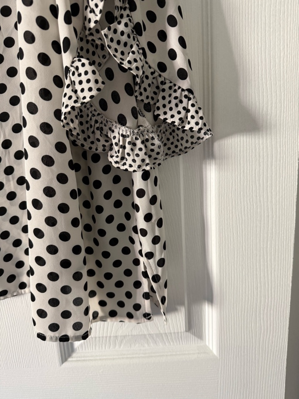 Rose & Olive 3X Blouse 🖤🤍 - Picture 4 of 7